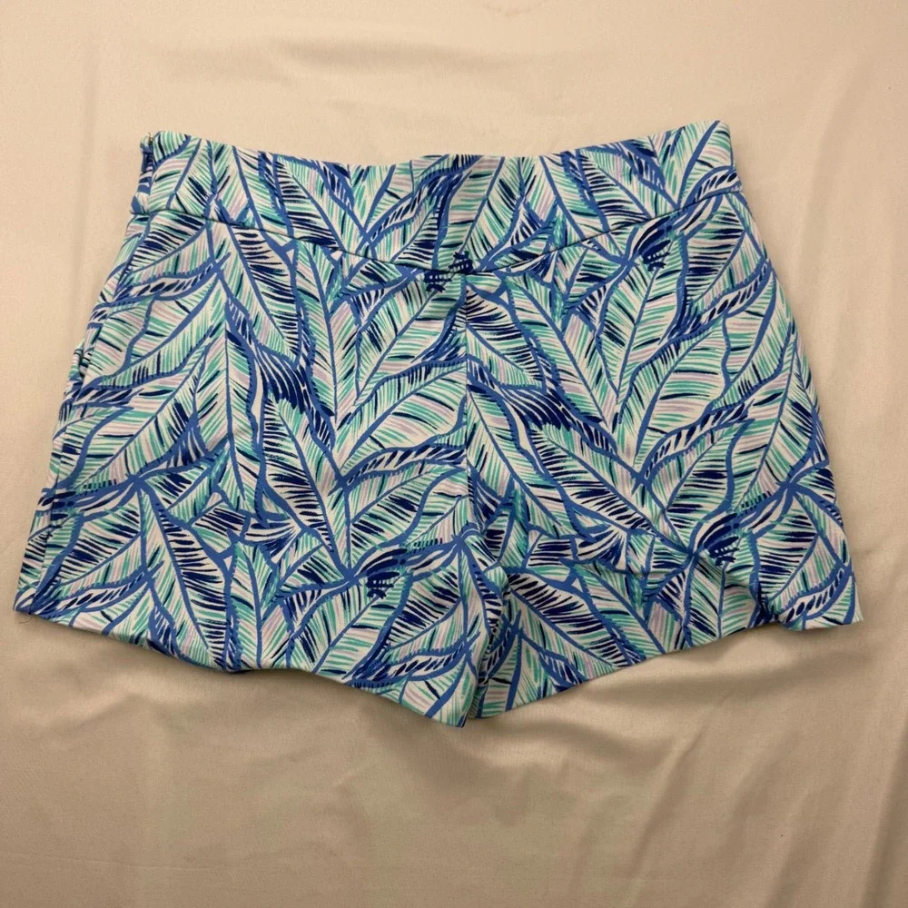 Lilly Pulitzer Callahan Shorts Women 8 Blue Palm Leaves Tropical Stretch 26384